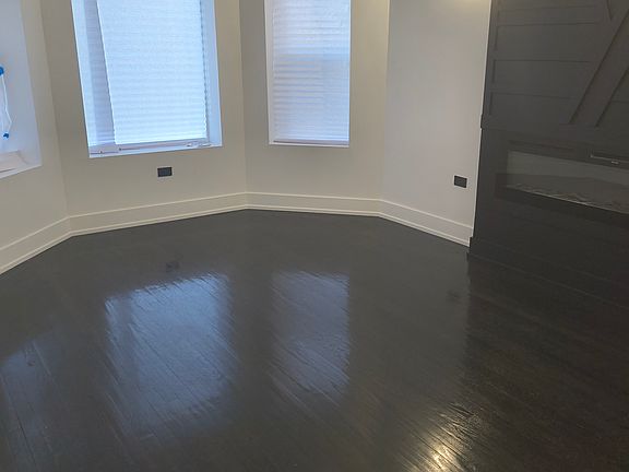 3rd image of 4941 W Iowa St #1