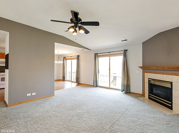 5th image of 295 Woodridge Cir Unit A