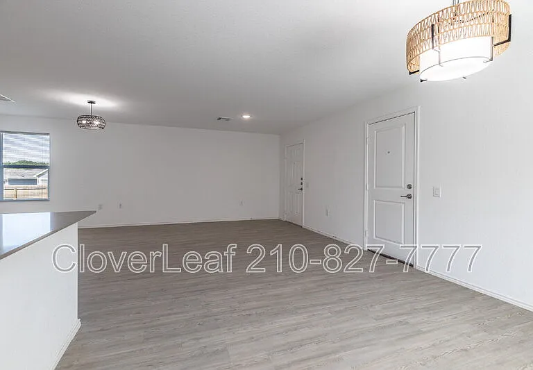 4407 Grassland Pass — Photo 8