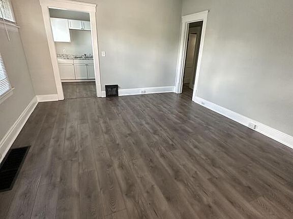 5th image of 2907 Denison Ave #1