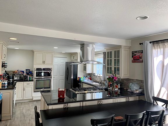 5th image of 615 E Casad St