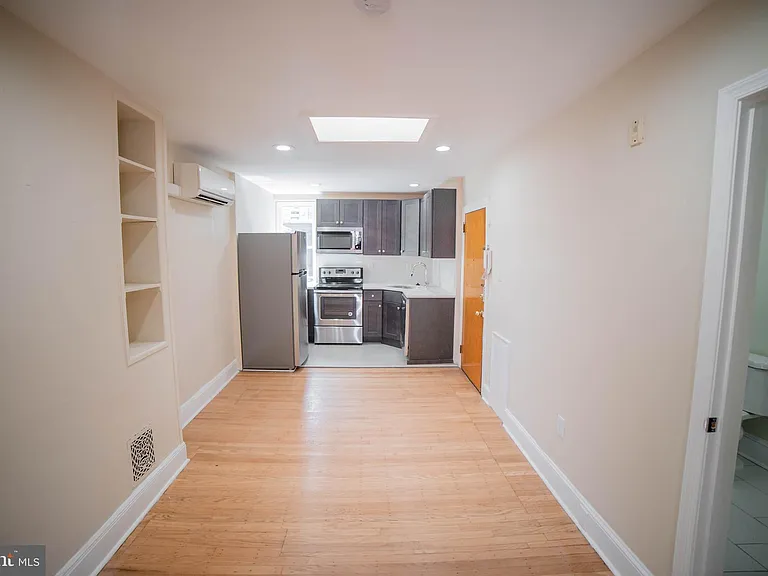 257 S 21st St #3F — Photo 6