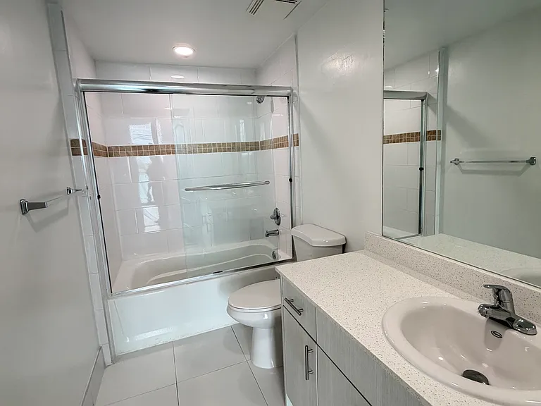 504 Sunny Isles Blvd — Photo 9