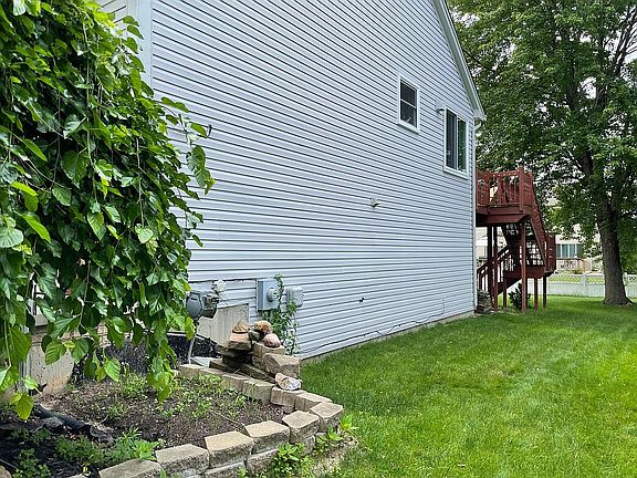 3rd image of 42865 Berkdale Dr