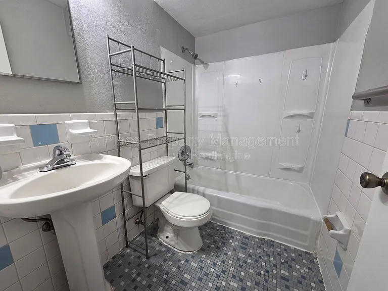 2727 Hampton Ave #307 — Photo 6