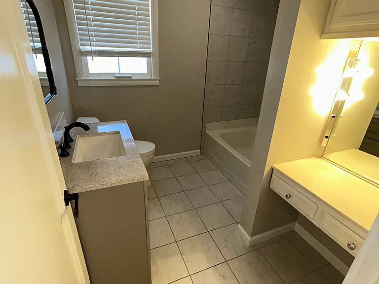680 El Encino Way — Photo 7