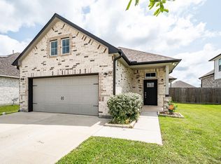 607 Rain Cloud Dr, Baytown, TX 77523