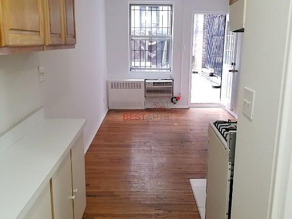 5th image of 317 W 22nd St APT 1D