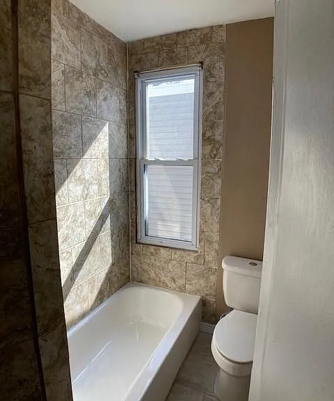 207 E Cambria St — Photo 43