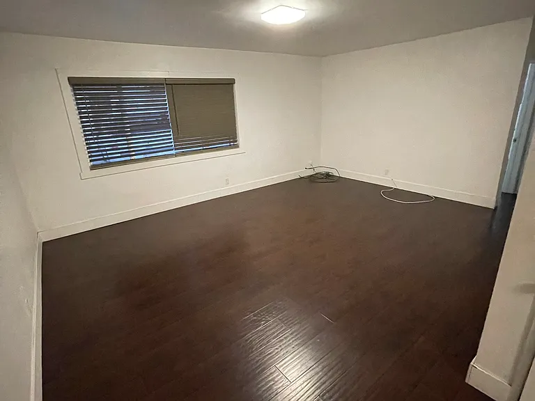 1117 E Fairview Blvd — Photo 12