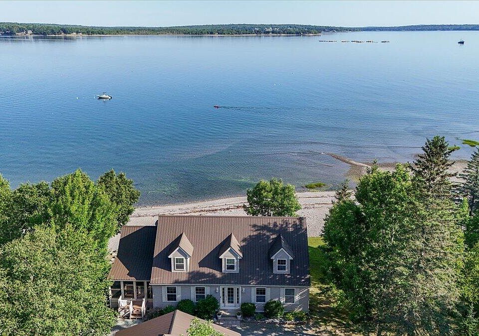1st image of 13 Coles Cove