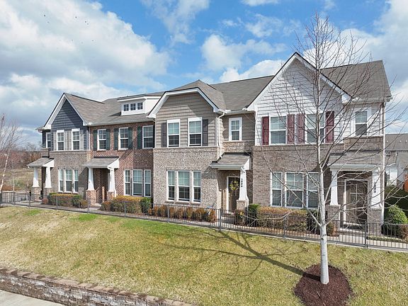 4th image of 1006 Henley Ln