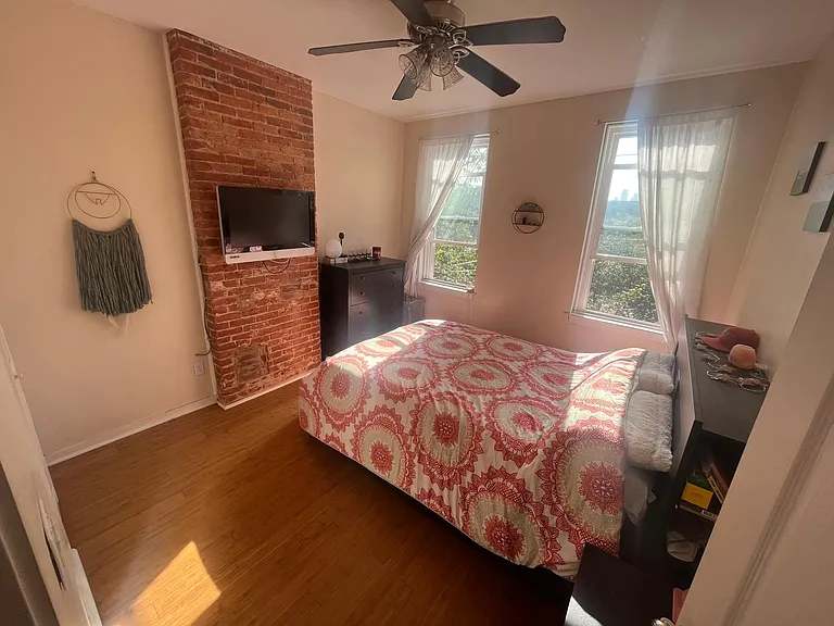1323 E Palmer St — Photo 17