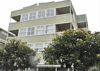3rd image of 2228 Yale Ave E #33