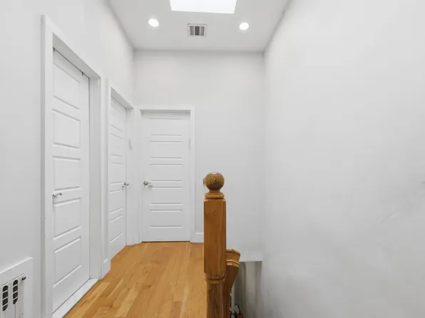 918 East 32nd Street image 15 of 24