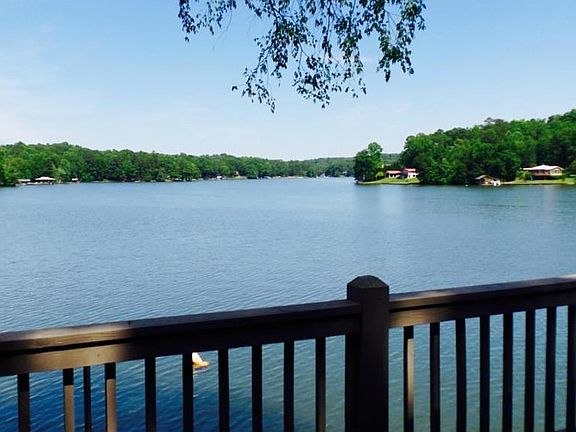 2nd image of 1281 Lakeview Dr