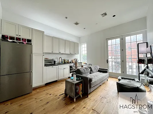 Rented by Hagstrom Management Inc | media 79