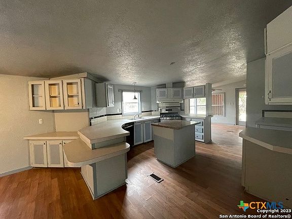 4th image of 125 Pecan Dr