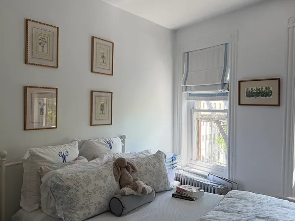 114 Perry St APT 4B, New York, NY 10014
