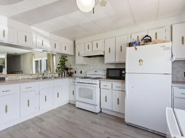 2036 1st Ave #454, Greeley, CO 80631