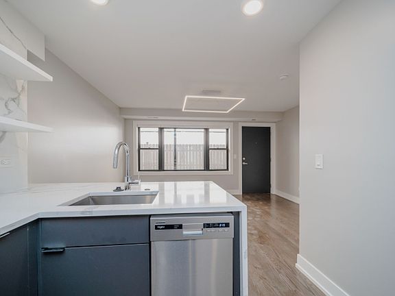3rd image of 4423 N Ashland Ave #104