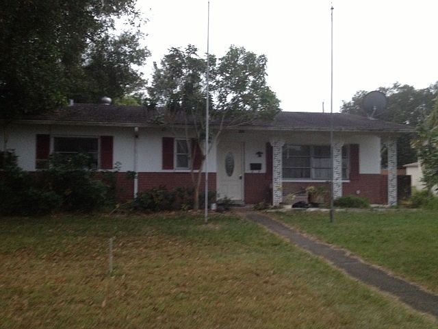 1st image of 976 48th Ave N