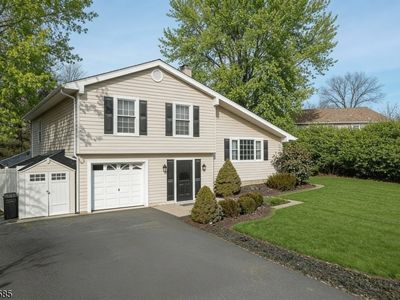 5 Shelley Ct, Sparta, NJ, 07871
