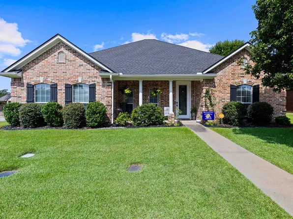 901 Rose Mount Dr, Longview, TX 75601