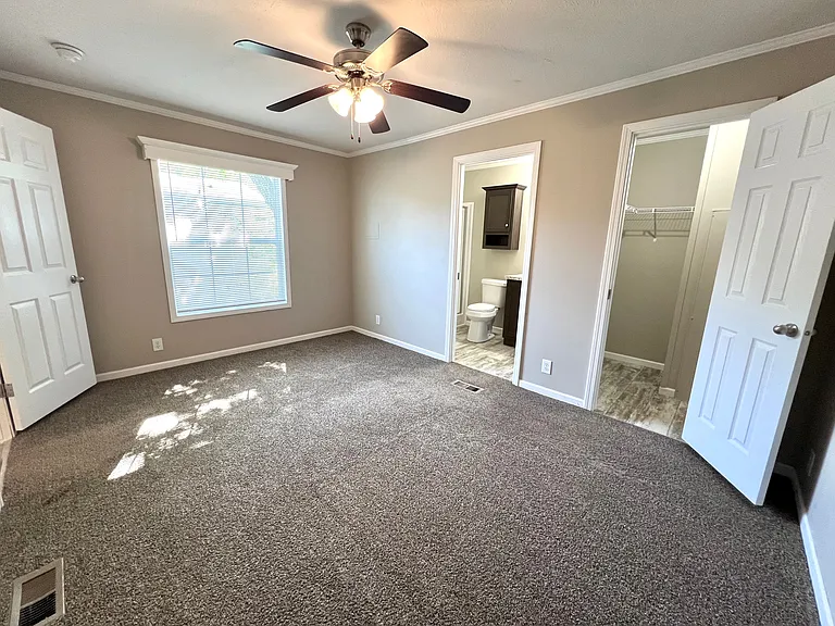 Groveland Manor — Photo 13