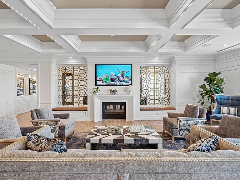 Society Blue Palm Resident Club