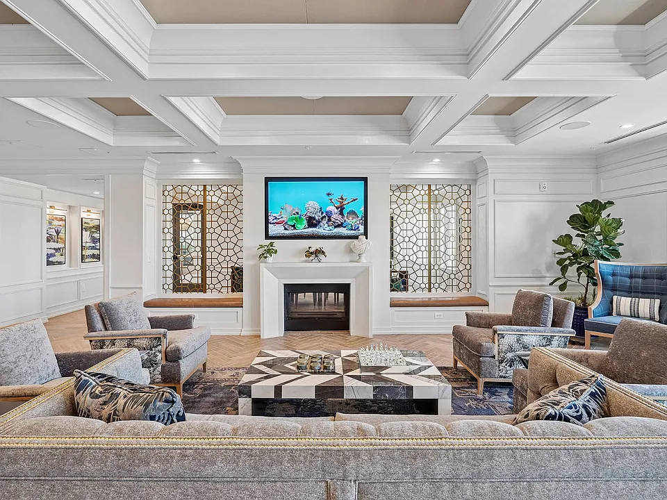 Society Blue Palm Resident Club
