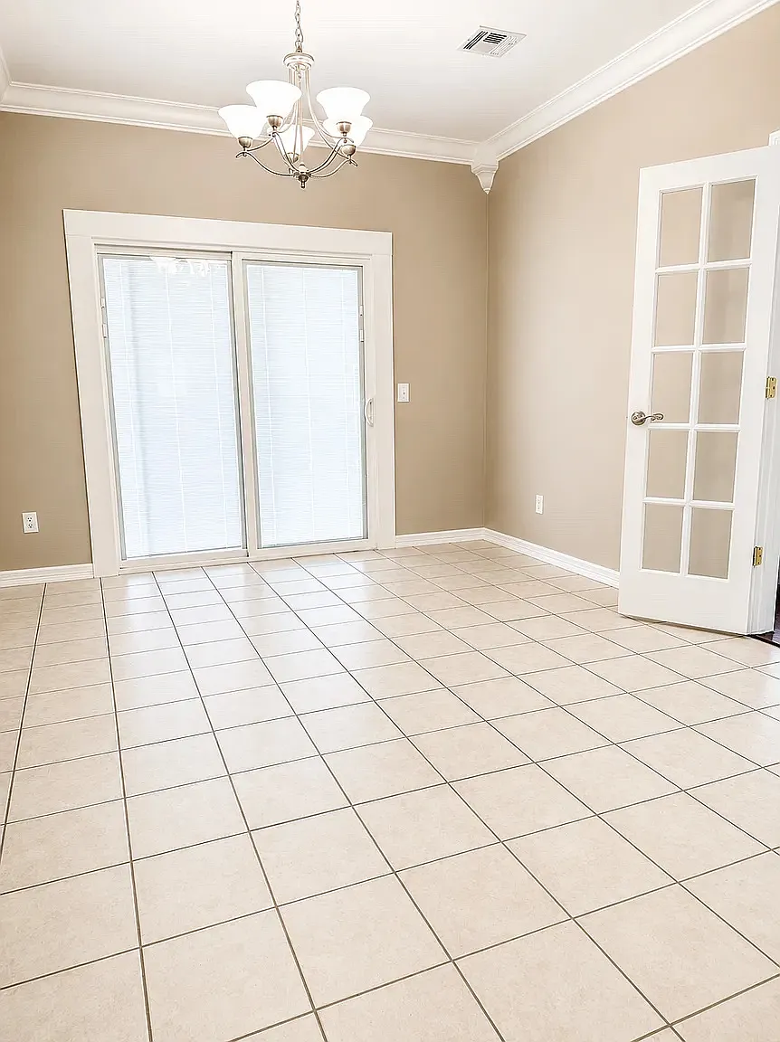 4 bed, 2253 sqft, $2,600 — Photo 4