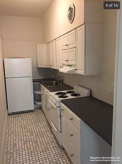 2nd image of 174 Bay State Rd #2FF