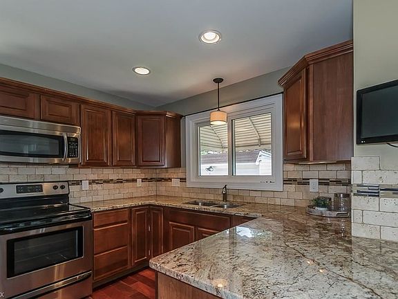 3rd image of 4133 W 223rd St