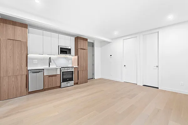 Rented by Fountain Realty Group | media 21