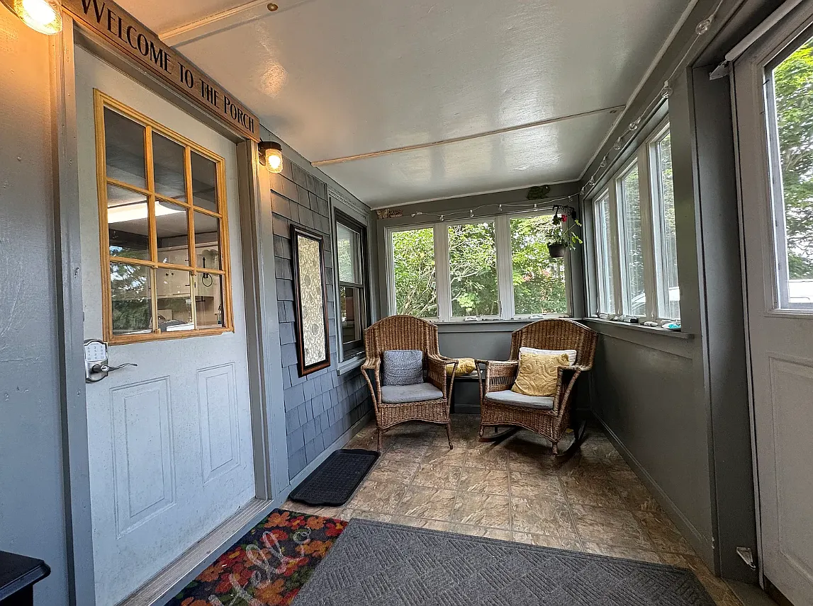 4 bed, 1688 sqft, $2,950 — Photo 2