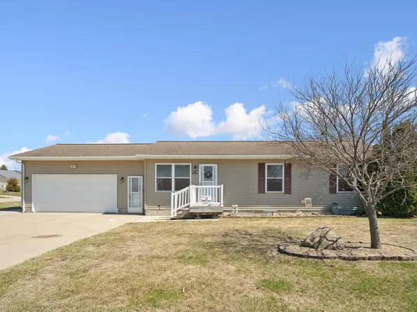 1125 1st St, Jesup, IA 50648