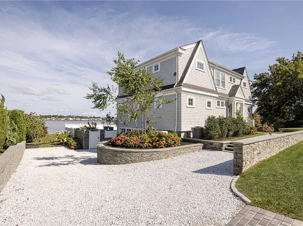 164 Eustis Ave, Newport, RI 02840