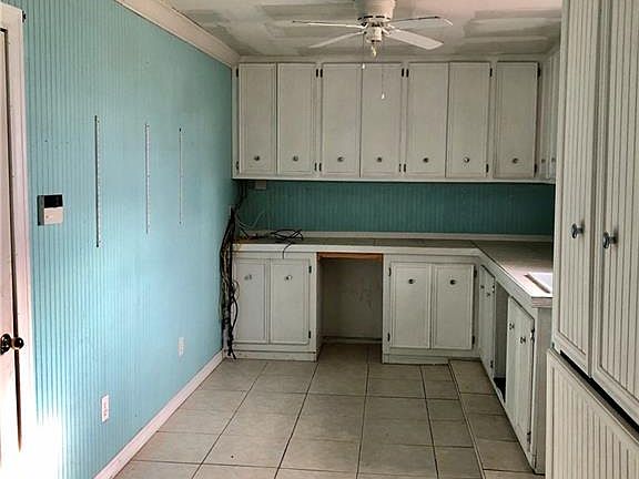 3rd image of 2611 Renwick Dr