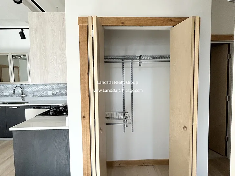 4611 S Ellis Ave #106 — Photo 6