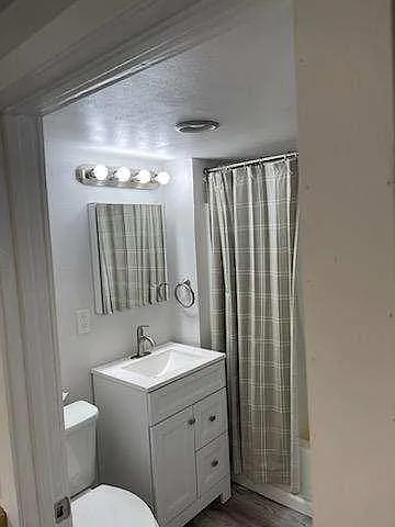 1209 E North Ave — Photo 12