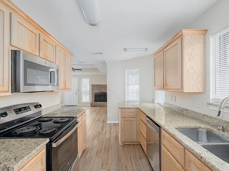1803 Park Pl — Photo 11