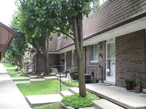 2nd image of 37119 E Aragona Dr