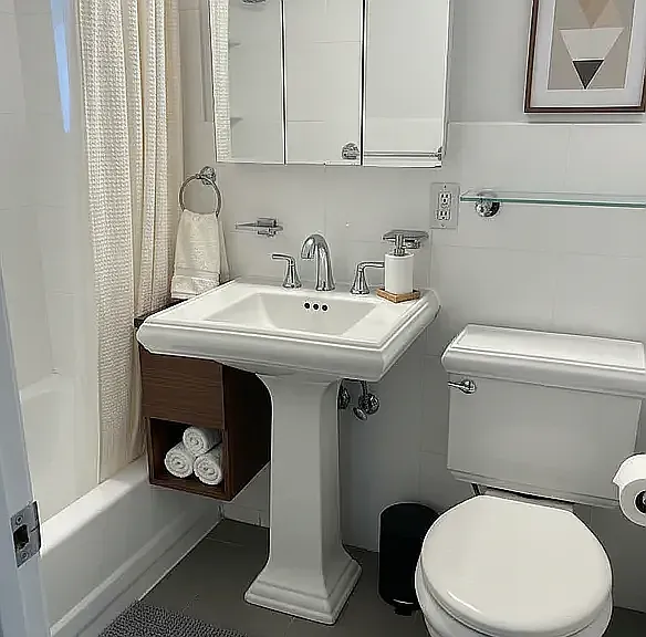332 W 51st St #3 — Photo 5