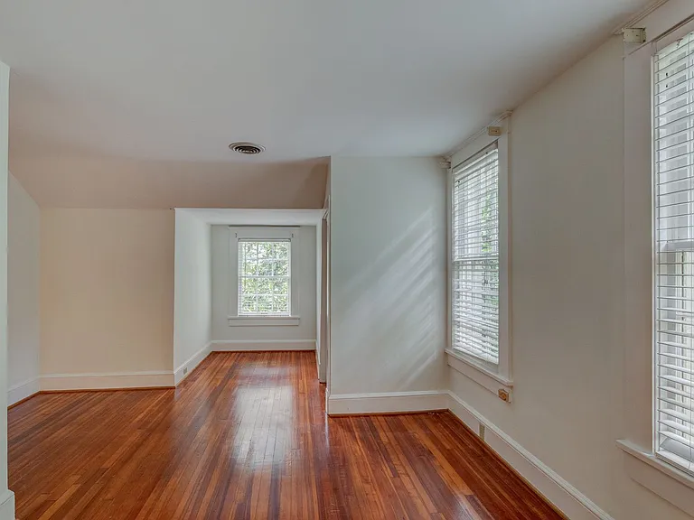 9 Shorter Cir SW — Photo 11