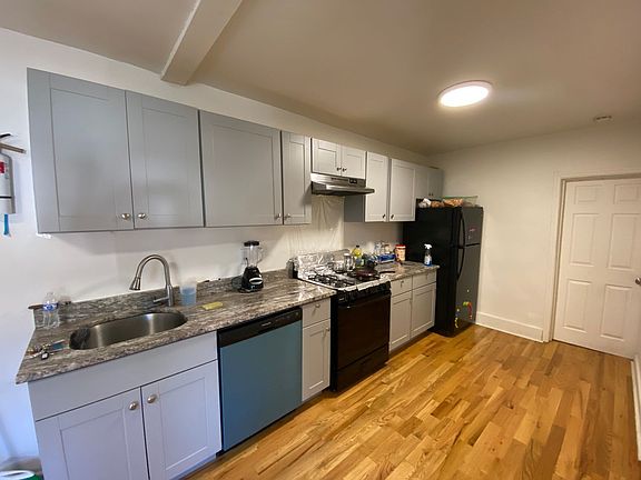 3rd image of 1136 Monroe Ave #2F