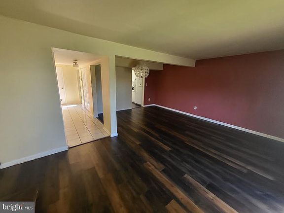 4th image of 2236 Dawn Ln