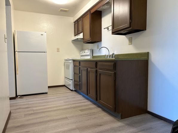 79 Wallace Dr APT D
