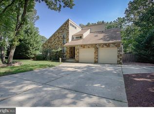 10 Hollybrook Way, Voorhees, NJ 08043