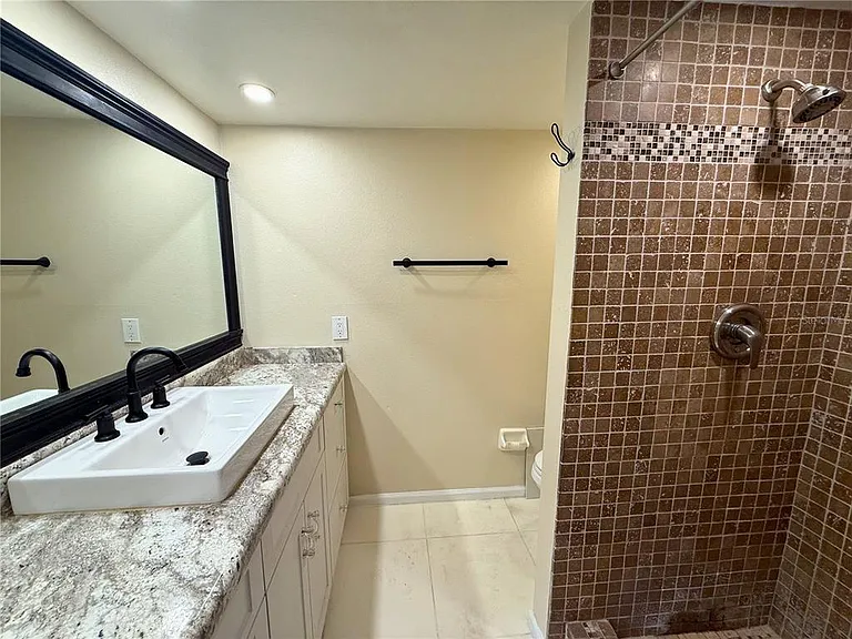 4821 W McElroy Ave #D210 — Photo 30